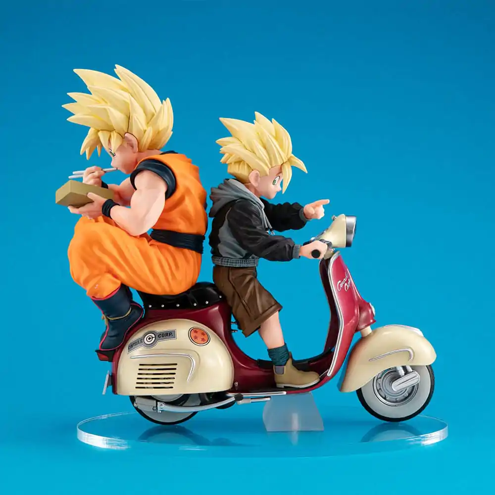 Dragonball Z 05 Desktop Real McCoy PVC Diorama Super Saiyan Son Goku & Super Saiyan Son Gohan & Motorbike 16 cm Produktfoto