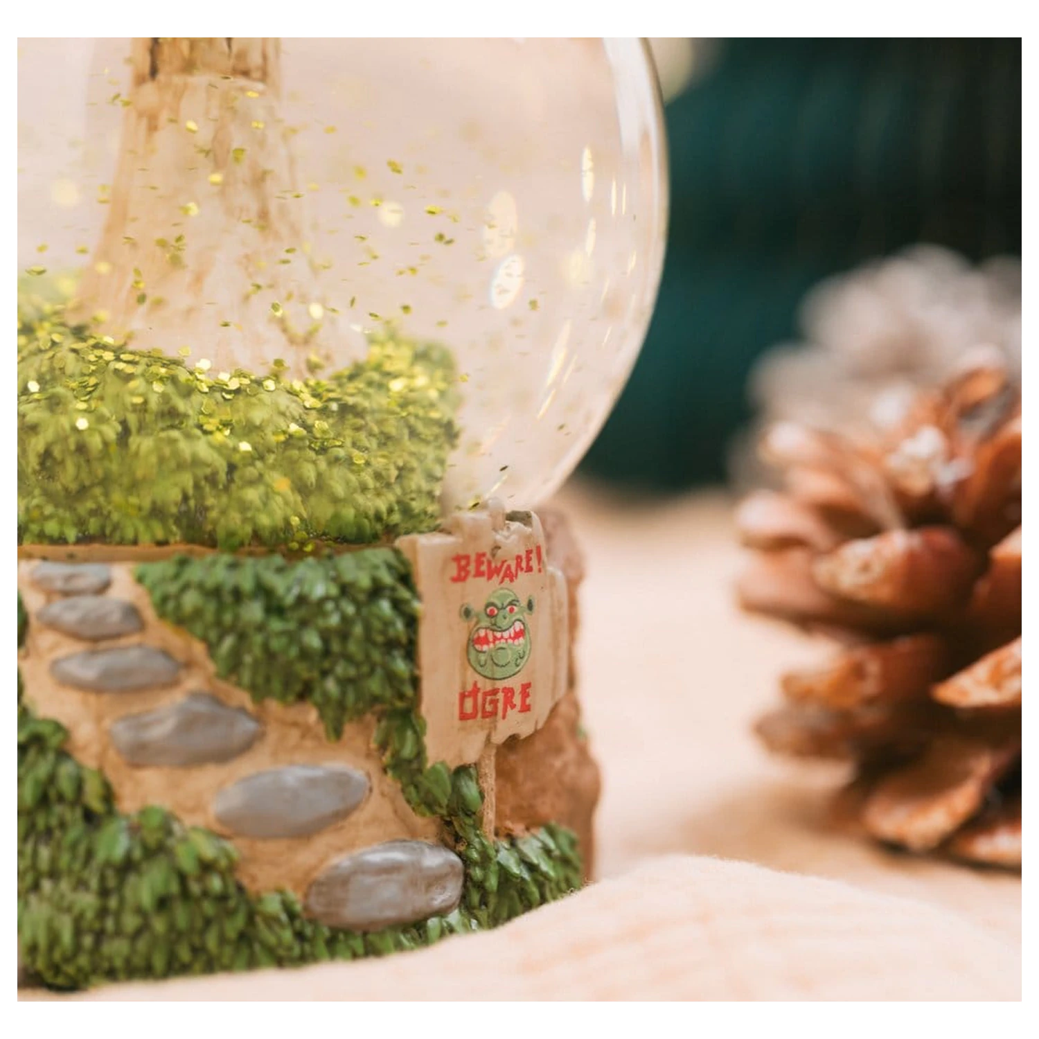 DreamWorks Shrek Schneekugel 10 cm Produktfoto