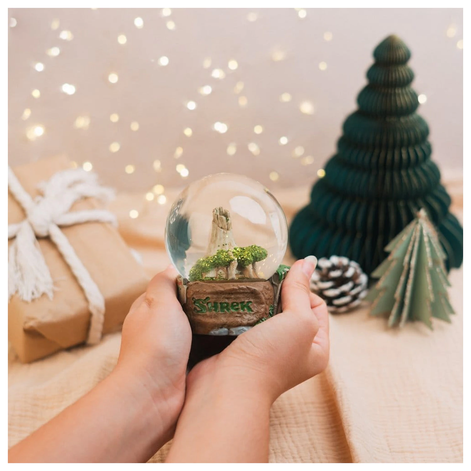 DreamWorks Shrek Schneekugel 10 cm Produktfoto