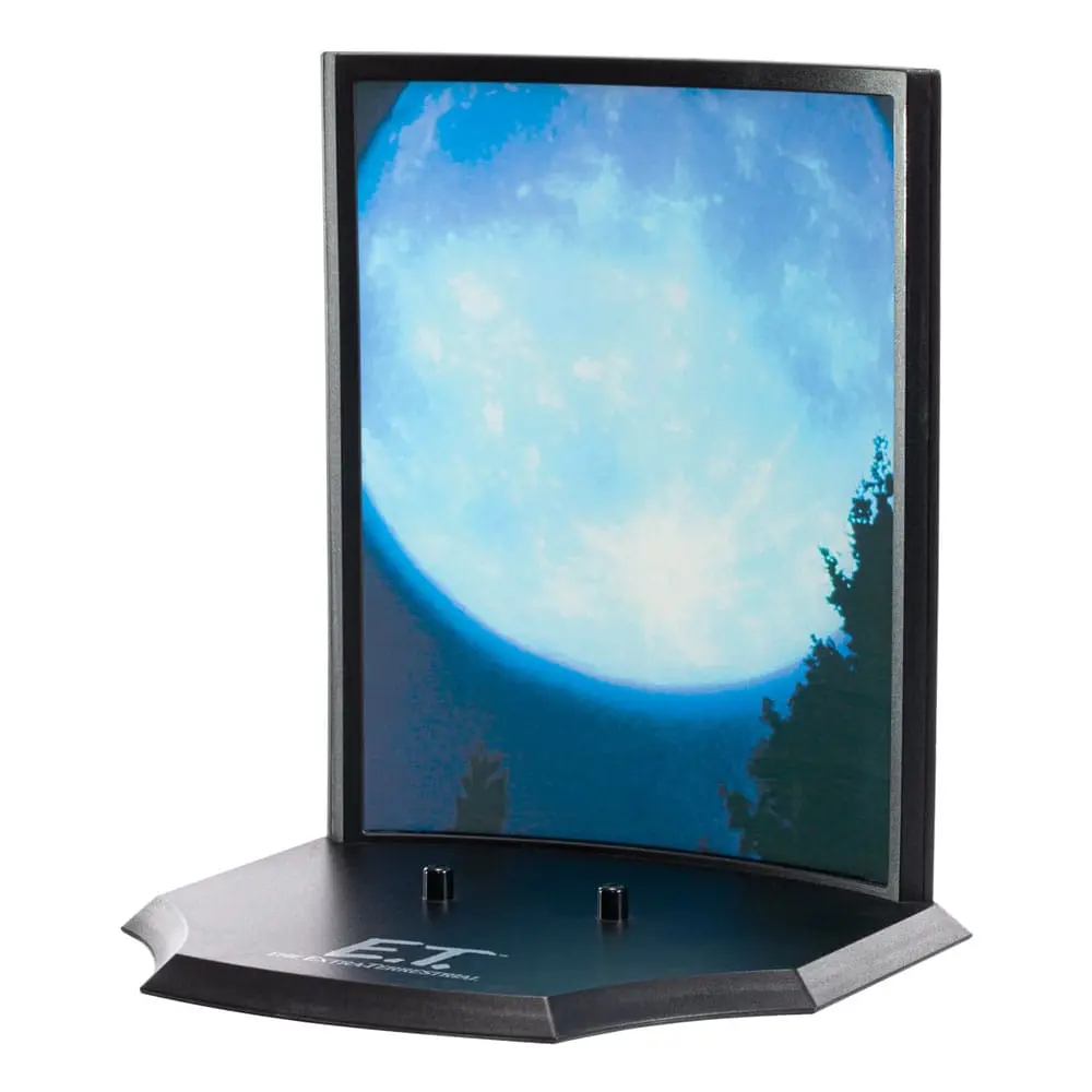 E.T. Toyllectible Treasure Statue E.T. and Elliott Over the Moon 13 cm Produktfoto