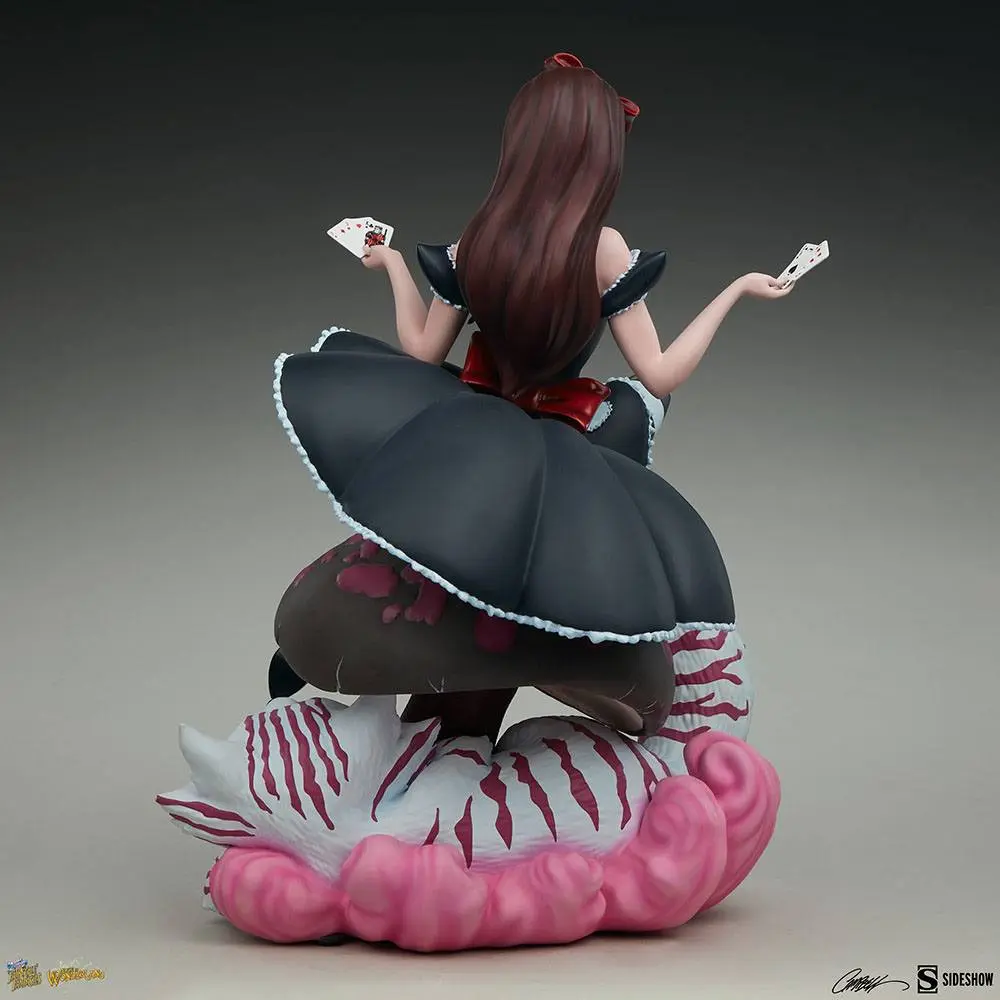 Fairytale Fantasies Collection Statue Alice in Wonderland Game of Hearts Edition 34 cm Produktfoto