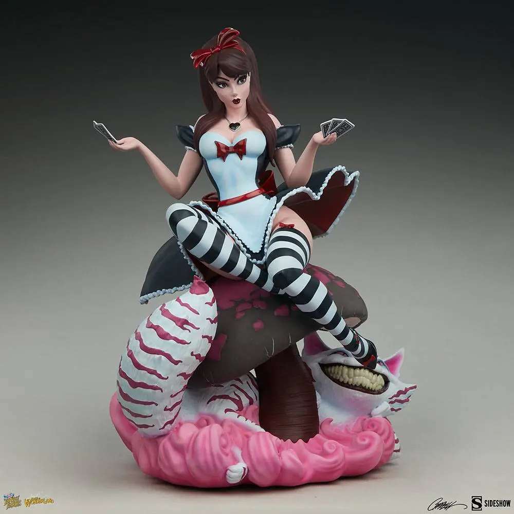 Fairytale Fantasies Collection Statue Alice in Wonderland Game of Hearts Edition 34 cm Produktfoto