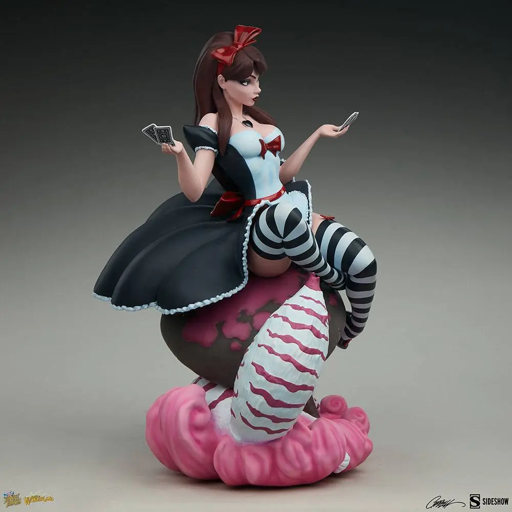 Fairytale Fantasies Collection Statue Alice in Wonderland Game of Hearts Edition 34 cm Produktfoto