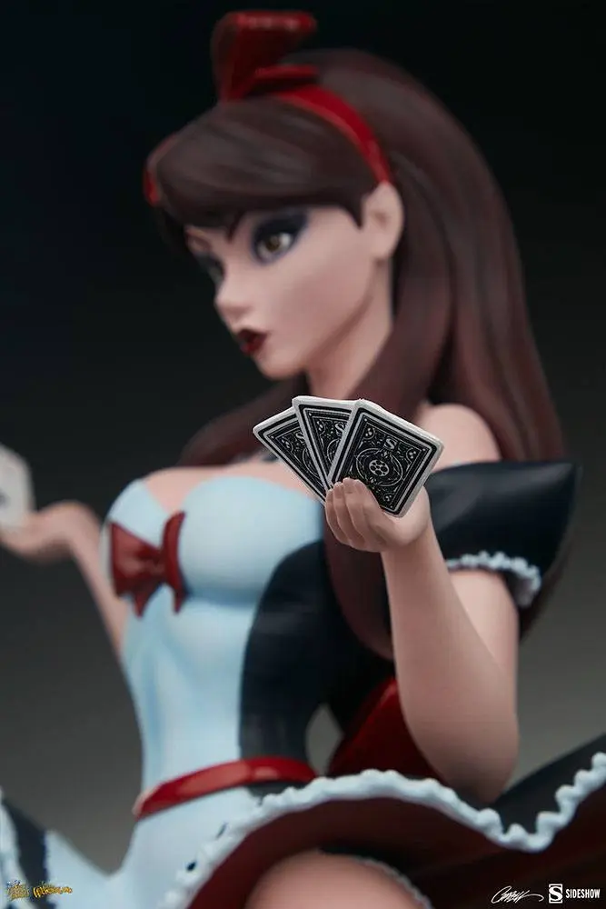 Fairytale Fantasies Collection Statue Alice in Wonderland Game of Hearts Edition 34 cm Produktfoto