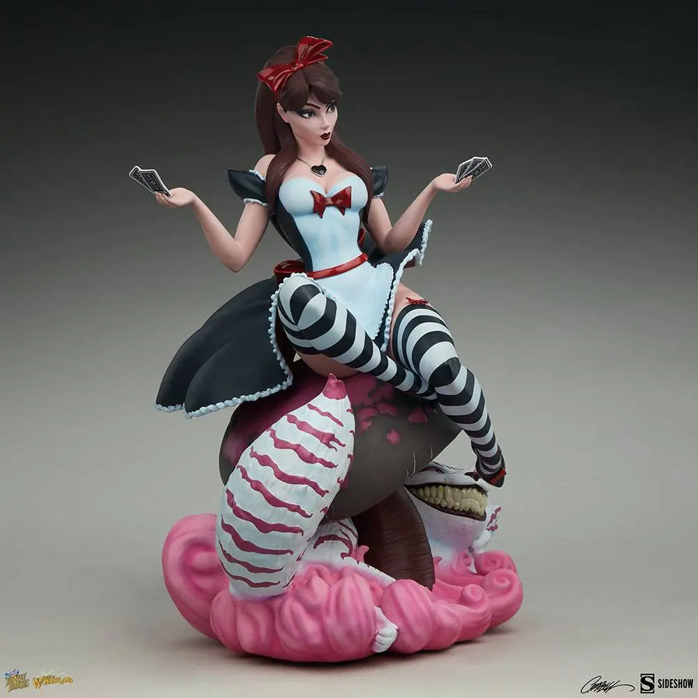 Fairytale Fantasies Collection Statue Alice in Wonderland Game of Hearts Edition 34 cm Produktfoto