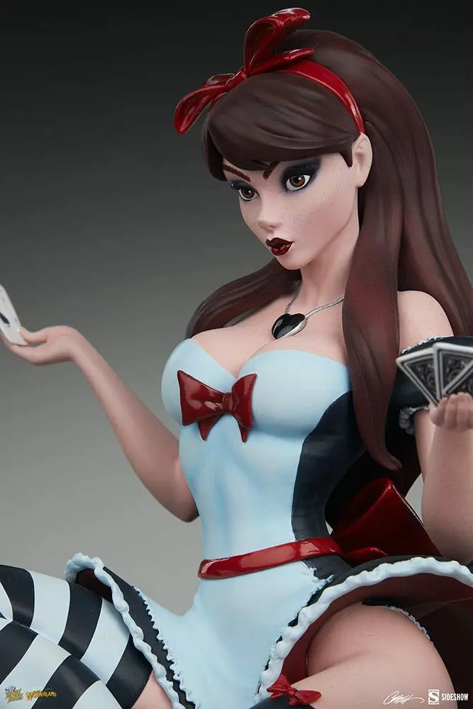 Fairytale Fantasies Collection Statue Alice in Wonderland Game of Hearts Edition 34 cm Produktfoto