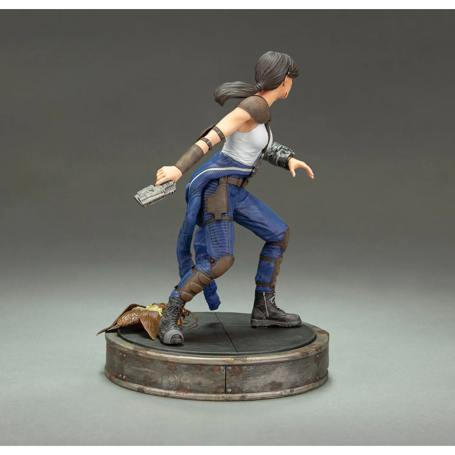 Fallout PVC Statue Lucy 18 cm Produktfoto