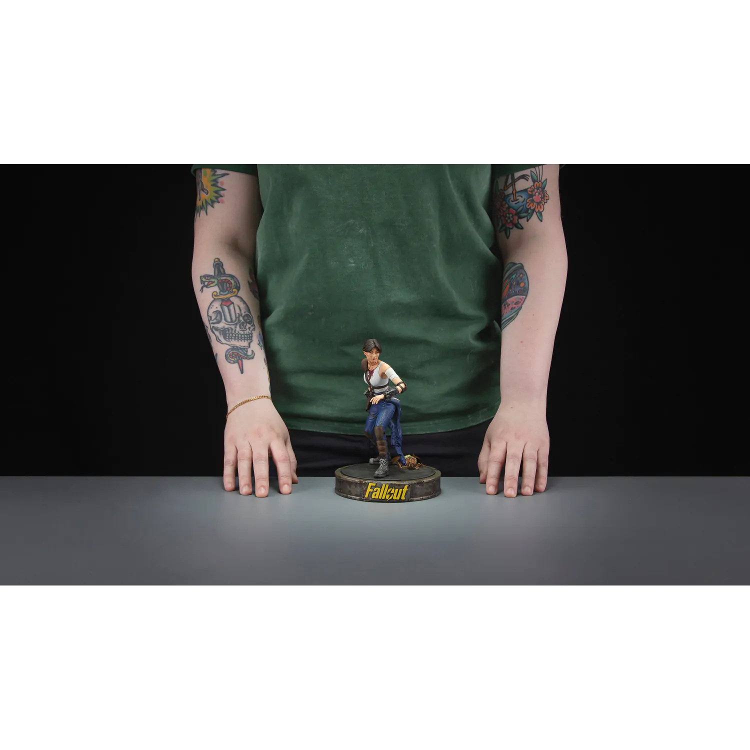 Fallout PVC Statue Lucy 18 cm Produktfoto