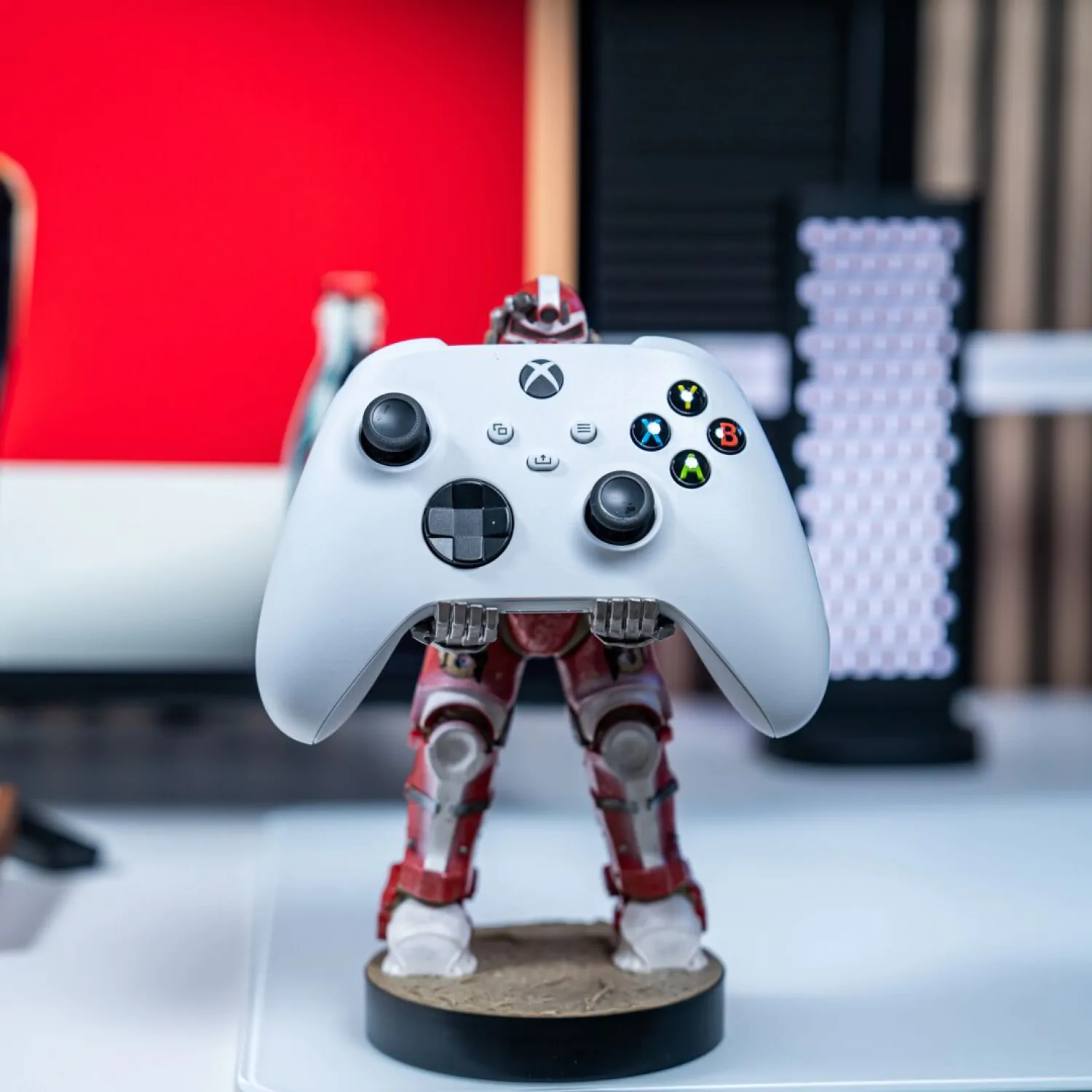 Fallout Nuka Cola Power Armour Cable Guys Controllerhalter und Handyständer Produktfoto