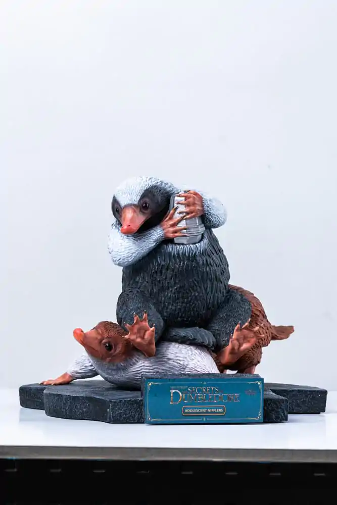 Phantastische Tierwesen Life-Size Statue Niffler 2 22 cm termékfotó