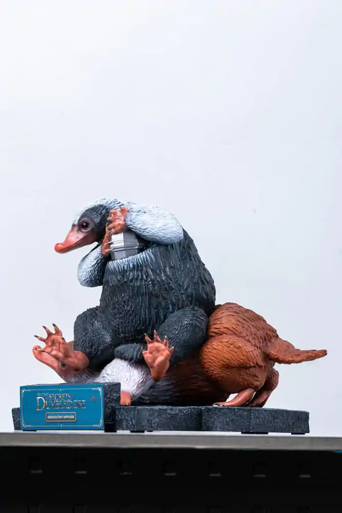 Phantastische Tierwesen Life-Size Statue Niffler 2 22 cm termékfotó