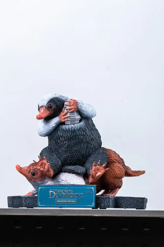 Phantastische Tierwesen Life-Size Statue Niffler 2 22 cm Produktfoto