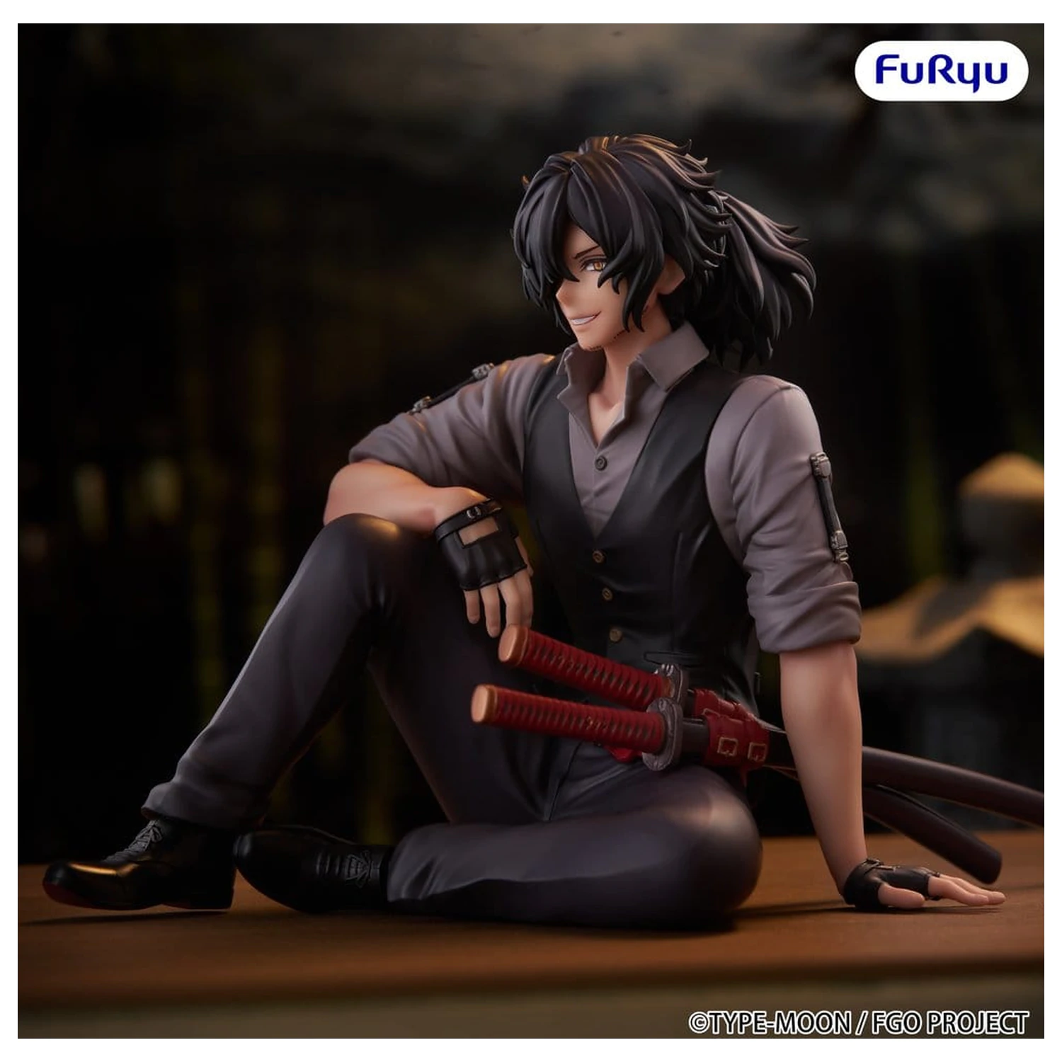 Fate/Grand Order Noodle Stopper PVC Figur Assassin Izou Okada Awesome Dapper Suit 9 cm Produktfoto