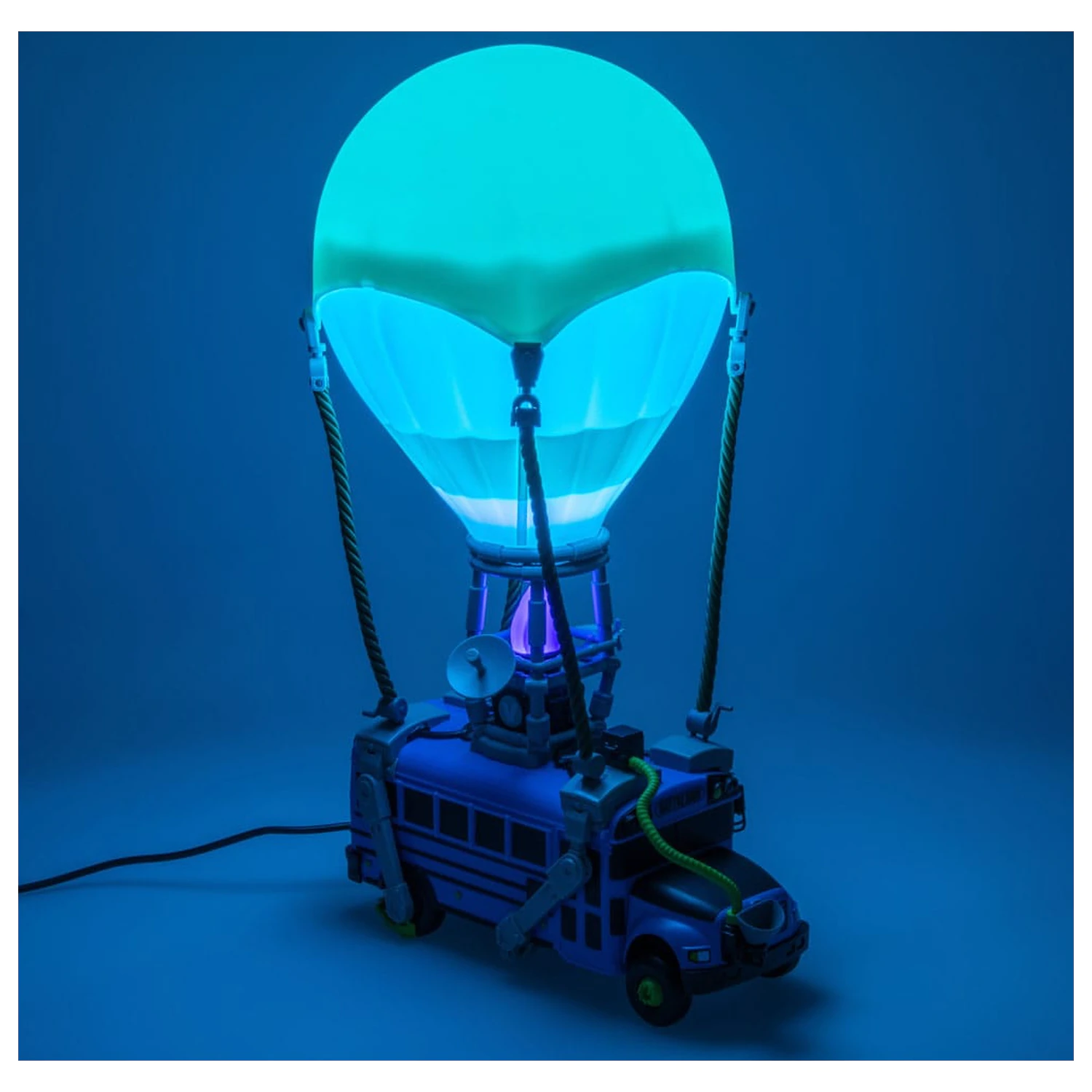 Fortnite Diorama Licht Battle Bus Produktfoto