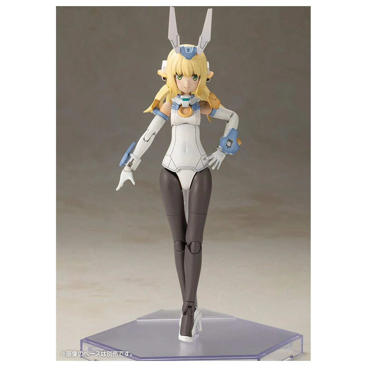 Frame Arms Girl Kunststoff Modellbausatz Baselard mit Exosuit Baselard 19 cm Produktfoto