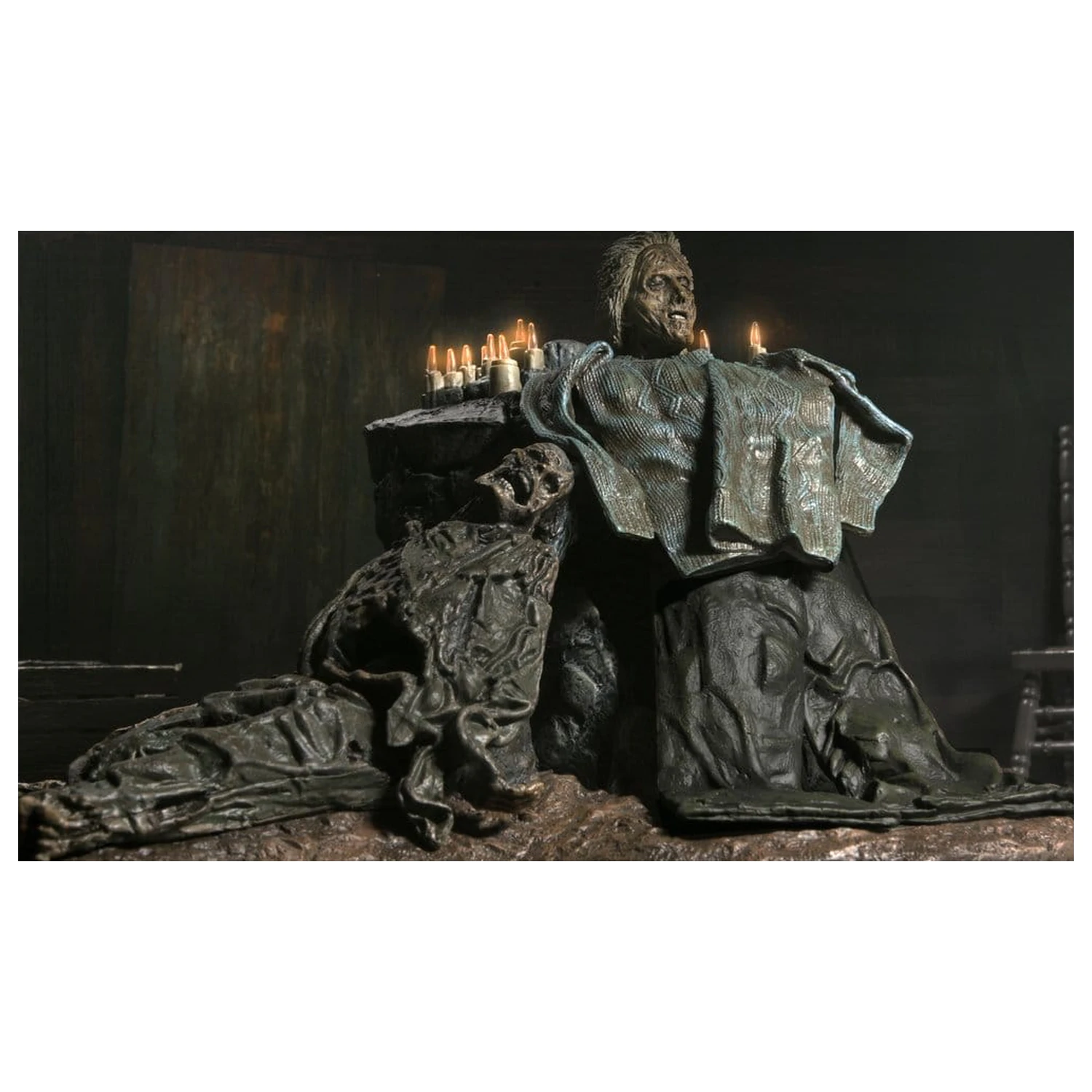Friday the 13th: The Game Diorama Pamela Shrine Produktfoto