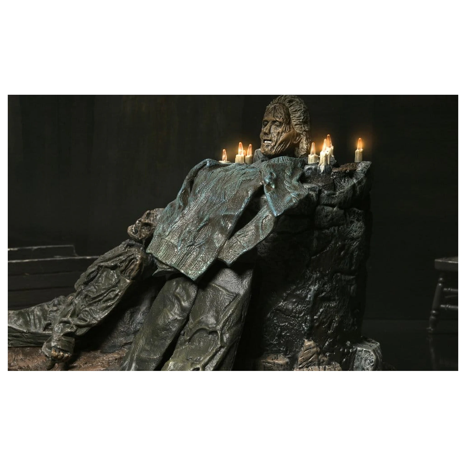 Friday the 13th: The Game Diorama Pamela Shrine Produktfoto
