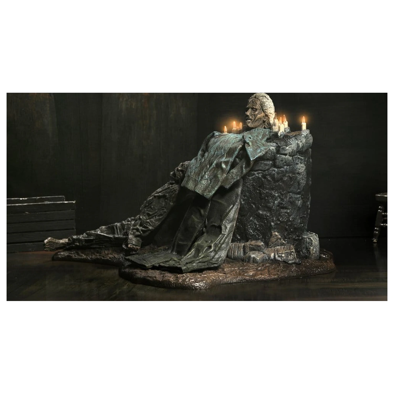 Friday the 13th: The Game Diorama Pamela Shrine Produktfoto