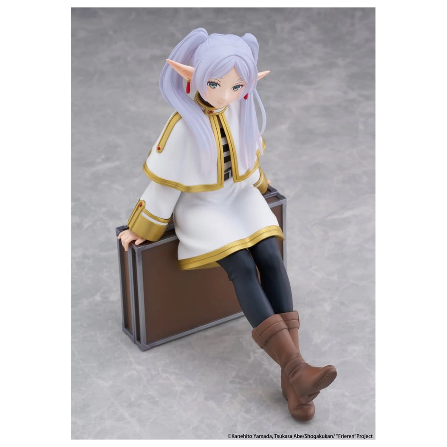Frieren: Beyond Journey's End PVC Figur Desktop niedliche Frieren (Trunk Case Ver.) Neuauflage 13 cm Produktfoto