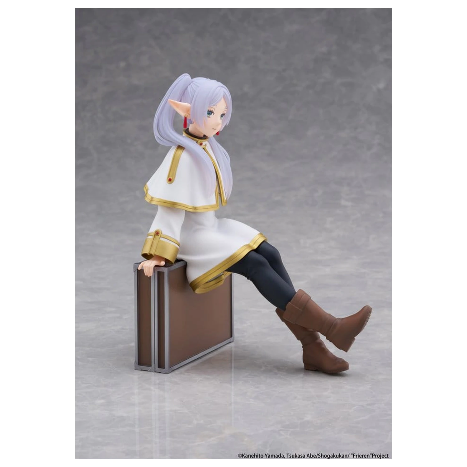 Frieren: Beyond Journey's End PVC Figur Desktop niedliche Frieren (Trunk Case Ver.) Neuauflage 13 cm Produktfoto