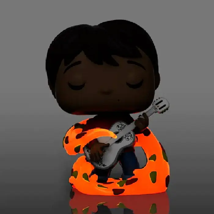 Coco POP! Disney Vinyl Figur Miguel w/guitar (Glow-in-the-Dark) 9 cm termékfotó