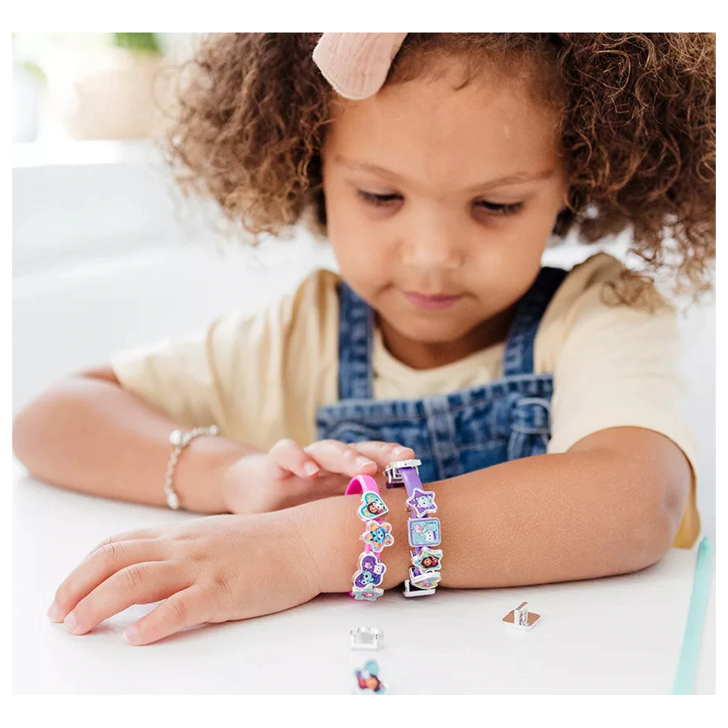 Gabi's Dollhouse Cats Armband Herstellungsset Produktfoto