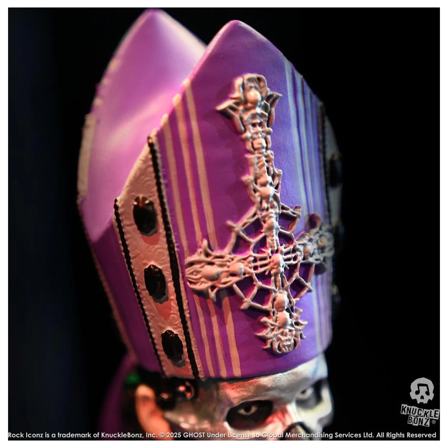 Ghost Rock Iconz Statue Papa V Perpetua Purple Robes 22 cm Produktfoto