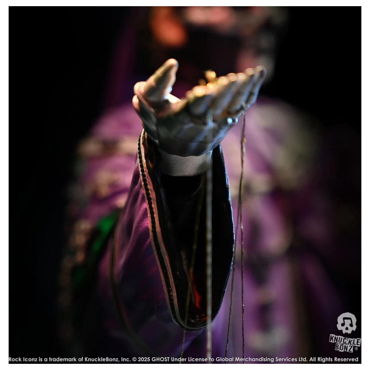 Ghost Rock Iconz Statue Papa V Perpetua Purple Robes 22 cm Produktfoto