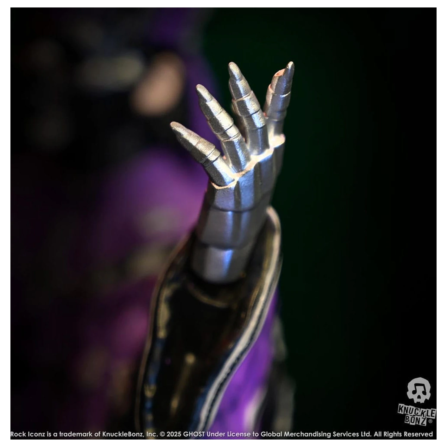 Ghost Rock Iconz Statue Papa V Perpetua Purple Robes 22 cm Produktfoto