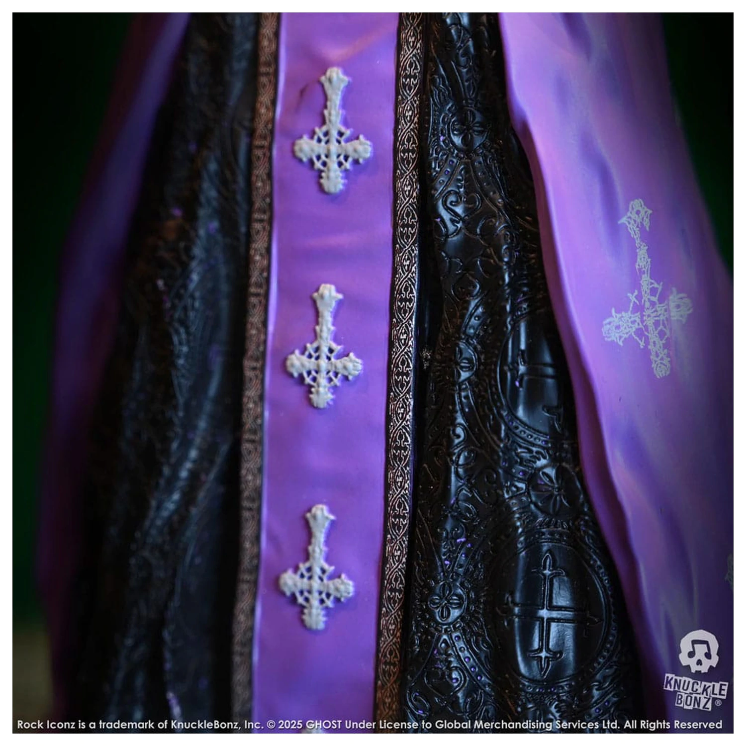 Ghost Rock Iconz Statue Papa V Perpetua Purple Robes 22 cm Produktfoto