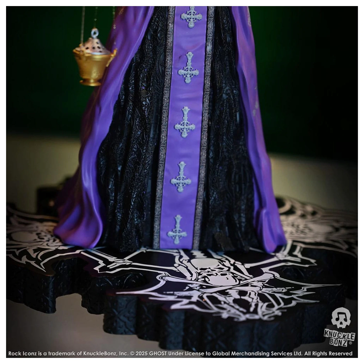 Ghost Rock Iconz Statue Papa V Perpetua Purple Robes 22 cm Produktfoto