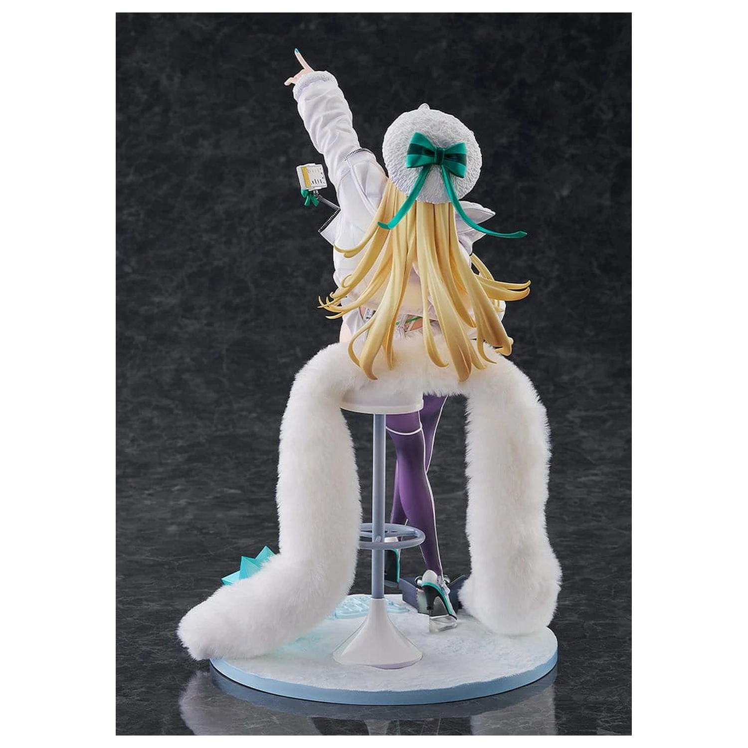 Goddess of Victory: Nikke PVC Statue 1/6 Rupee: Winter Shopper 30 cm Produktfoto