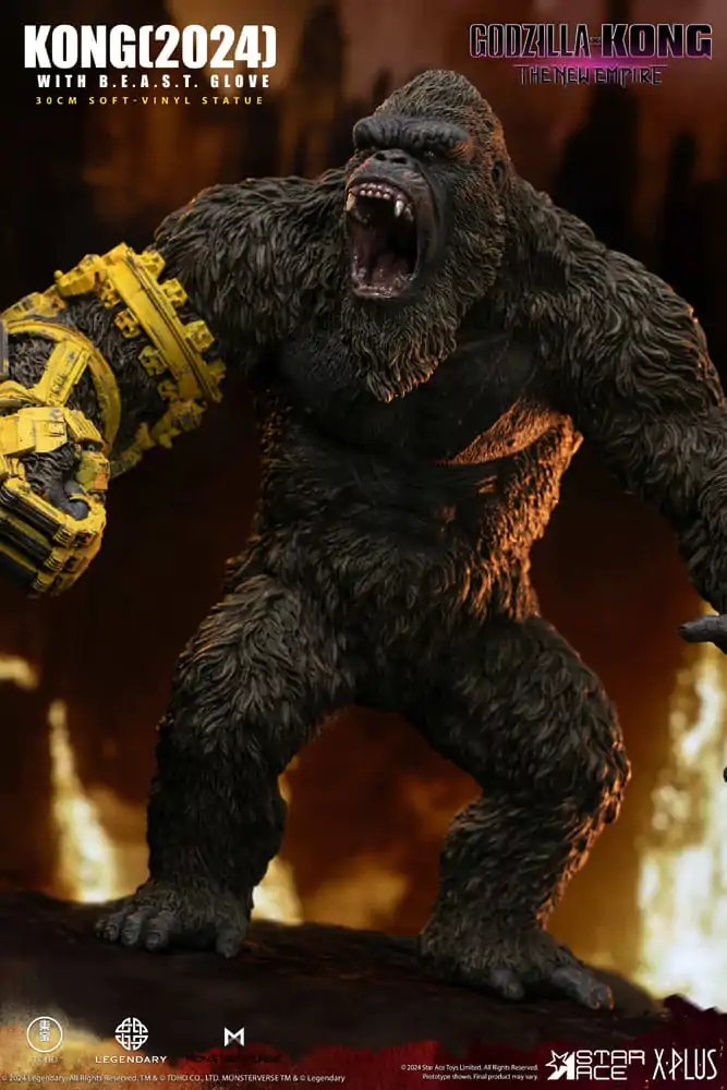 Godzilla vs. Kong: The New Empire Soft Vinyl Statue Kong with B.E.A.S.T. Glove 30 cm termékfotó