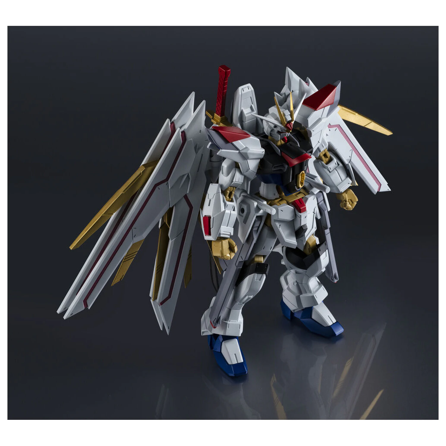Gundam Universe Mighty Strike Freedom Gundam Figur 15cm Produktfoto