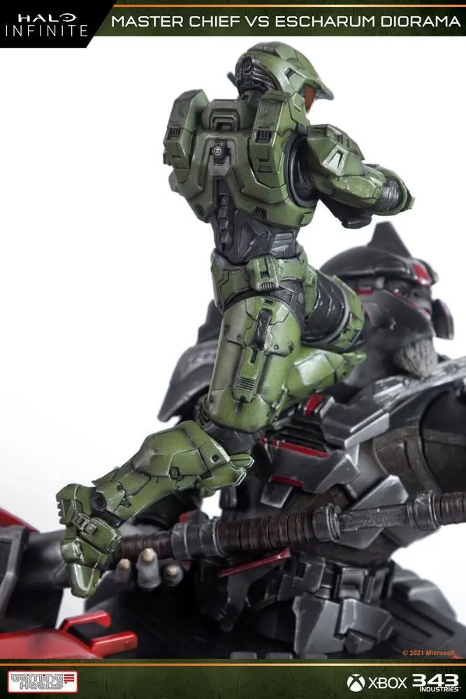 Halo: Infinite Statue 1/8 Master Chief vs. Escharum 31 cm Produktfoto