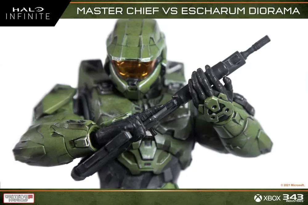 Halo: Infinite Statue 1/8 Master Chief vs. Escharum 31 cm Produktfoto