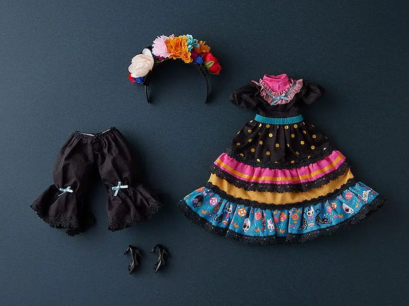 Harmonia Bloom Seasonal Doll Figuren Outfit set: Gabriela (Black) Produktfoto