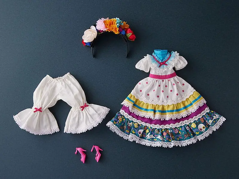 Harmonia Bloom Seasonal Doll Figuren Outfit set: Gabriela (White) Produktfoto