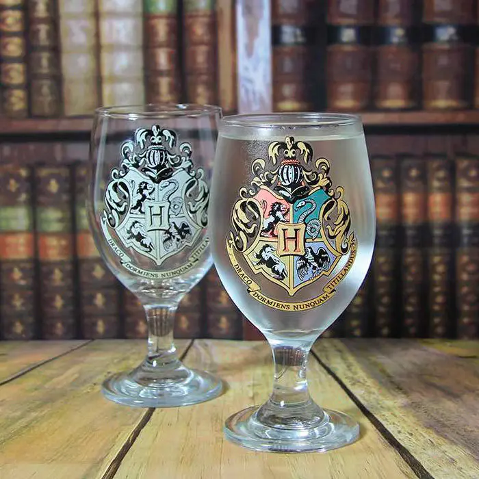 Harry Potter Glas mit Farbwechseleffekt Hogwarts termékfotó