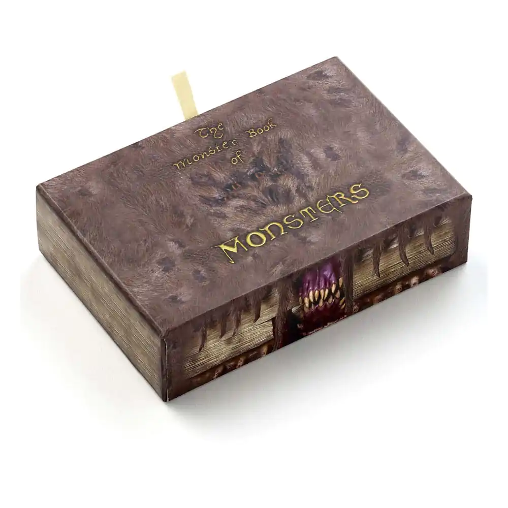 Harry Potter: Monster Buch Schlüsselanhänger und Anstecknadel Geschenkset Produktfoto
