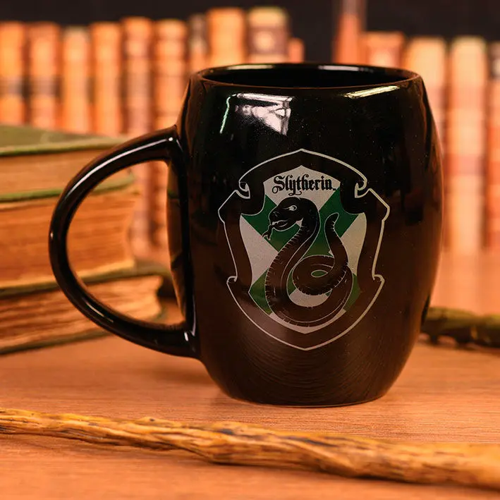 Harry Potter Oval Tasse Slytherin Uniform Produktfoto