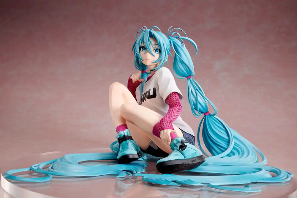 Hatsune Miku Statue 1/4 Yoneyama Mai The Latest Street Style "Cute" 17 cm termékfotó