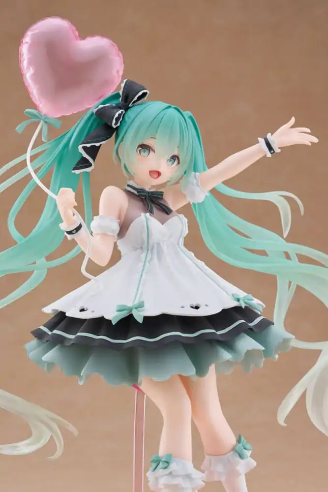 Hatsune Miku AMP+ PVC Statue Hatsune Miku Birthday 2025 Party Ver. 21 cm Produktfoto