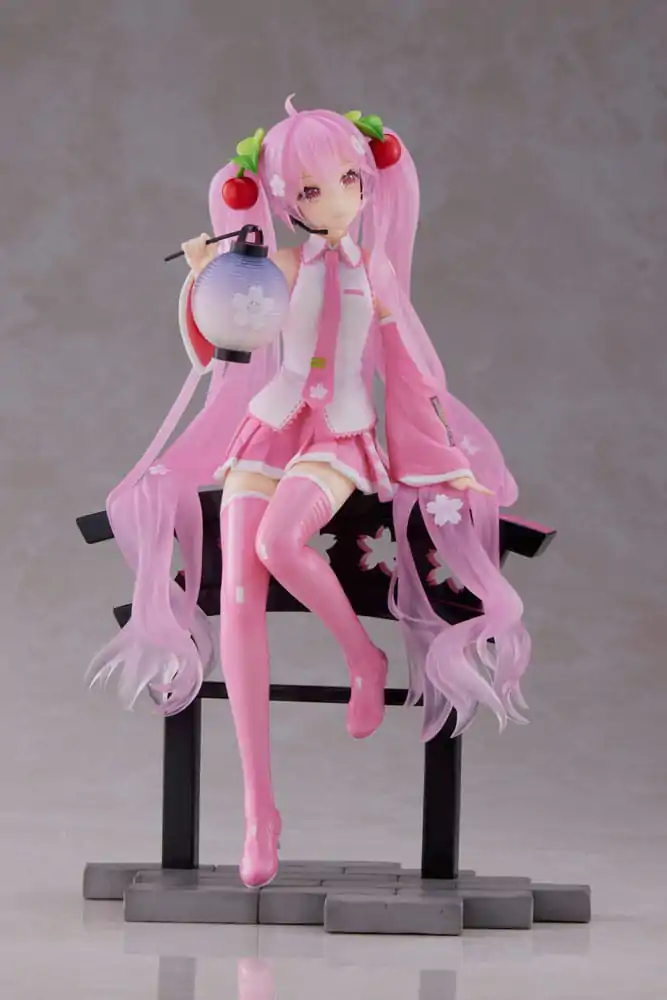 Hatsune Miku AMP PVC Statue Sakura Miku Lantern Ver. Reissue 20 cm Produktfoto