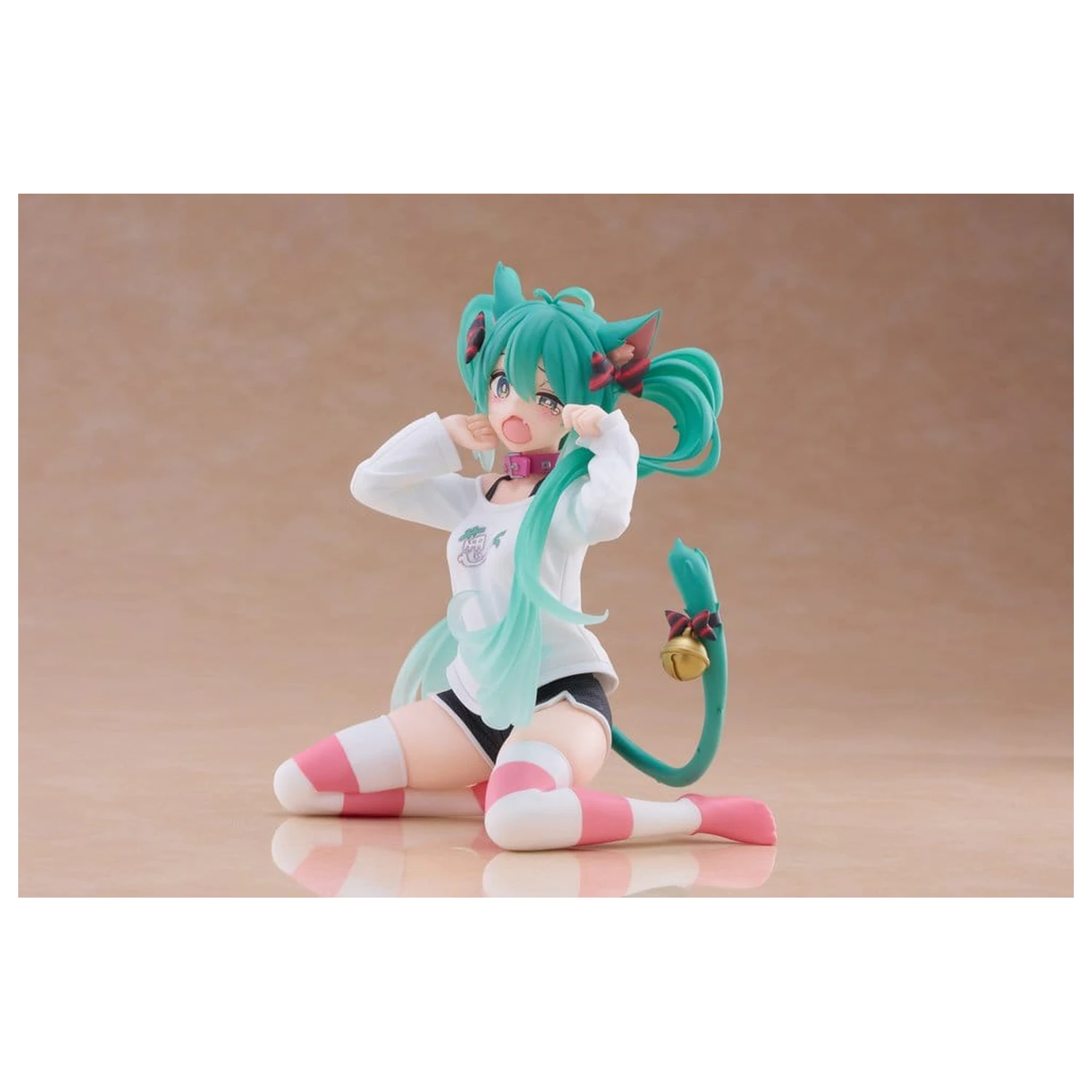Hatsune Miku PVC Statue Schreibtisch Süße Figur Hatsune Miku Katze Ohr T-Shirt Ver. 13 cm Produktfoto