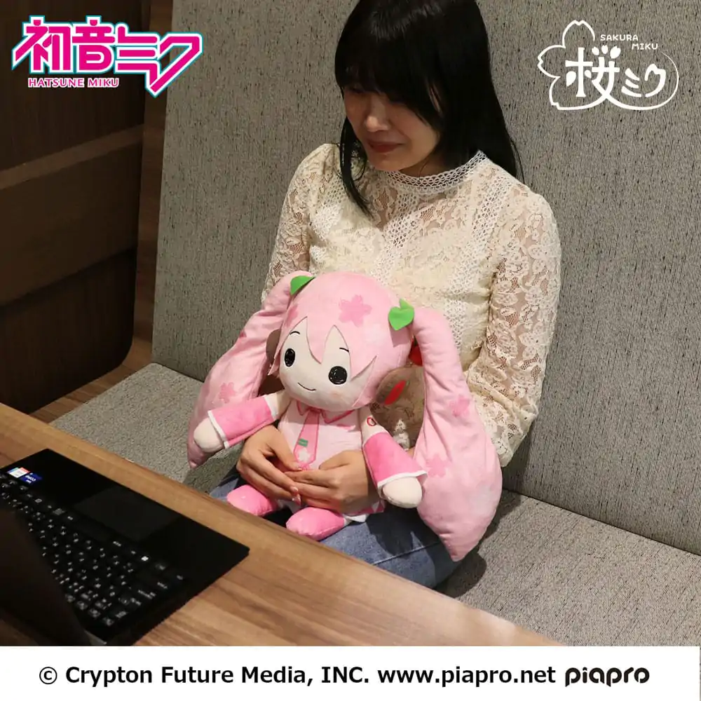 Hatsune Miku Pillowgurumi Plüschfigur Sakura Miku 44 cm Produktfoto