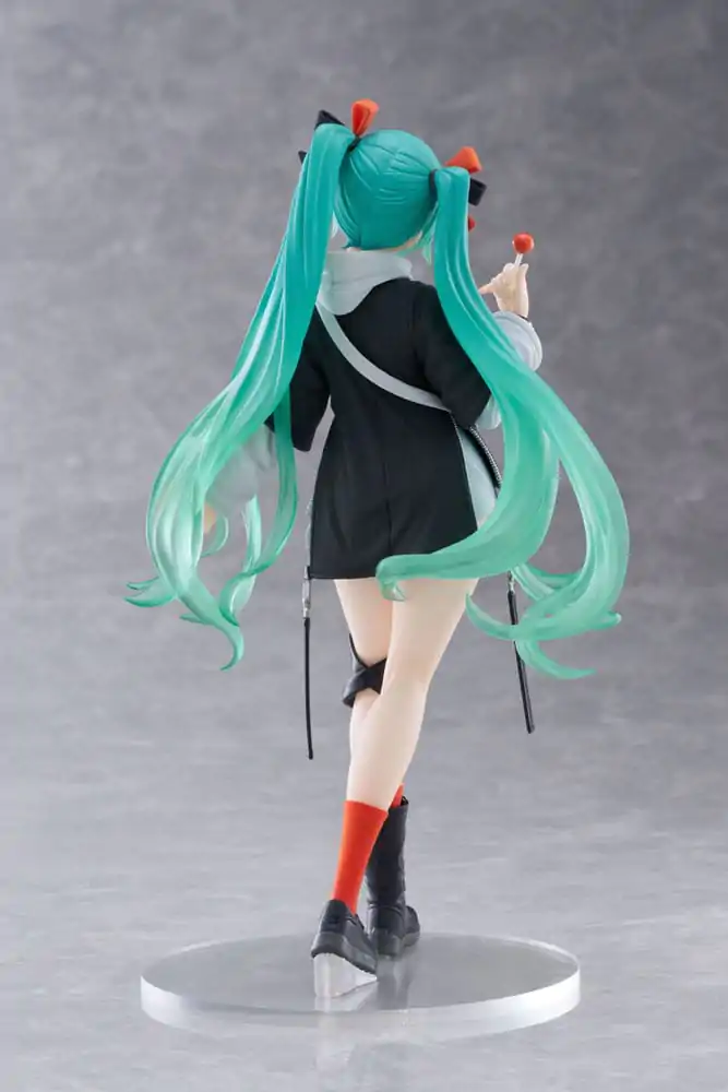 Hatsune Miku Wonderland PVC Statue Fashion Punk Ver. 18 cm termékfotó