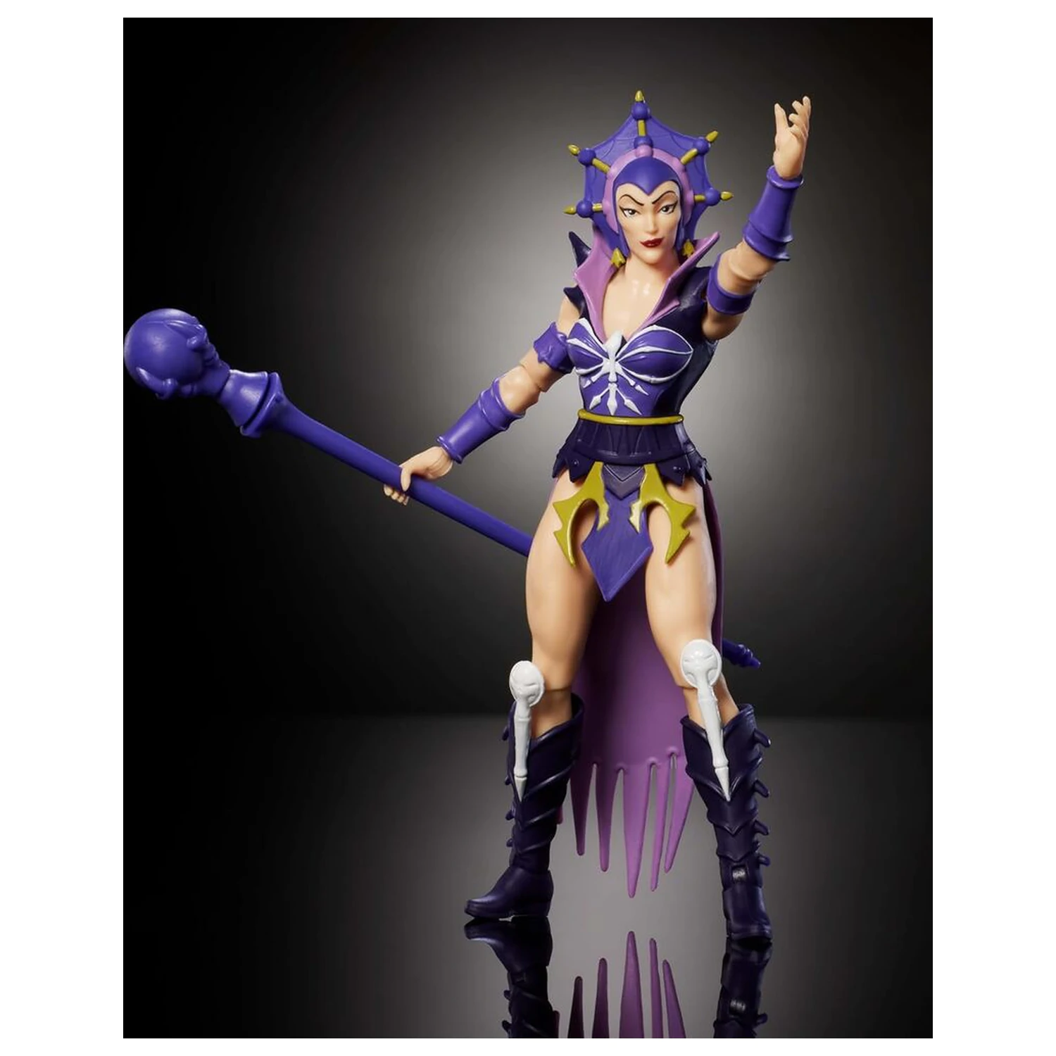 He-Man and the Masters of the Universe Evil-Lyn Figur Produktfoto