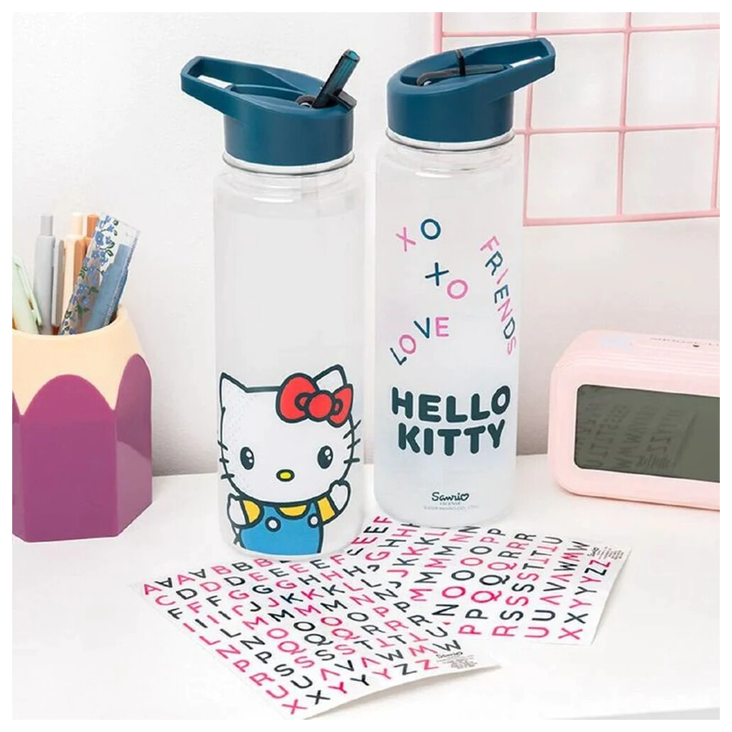 Hello Kitty Flasche mit Stickern 650ml Produktfoto