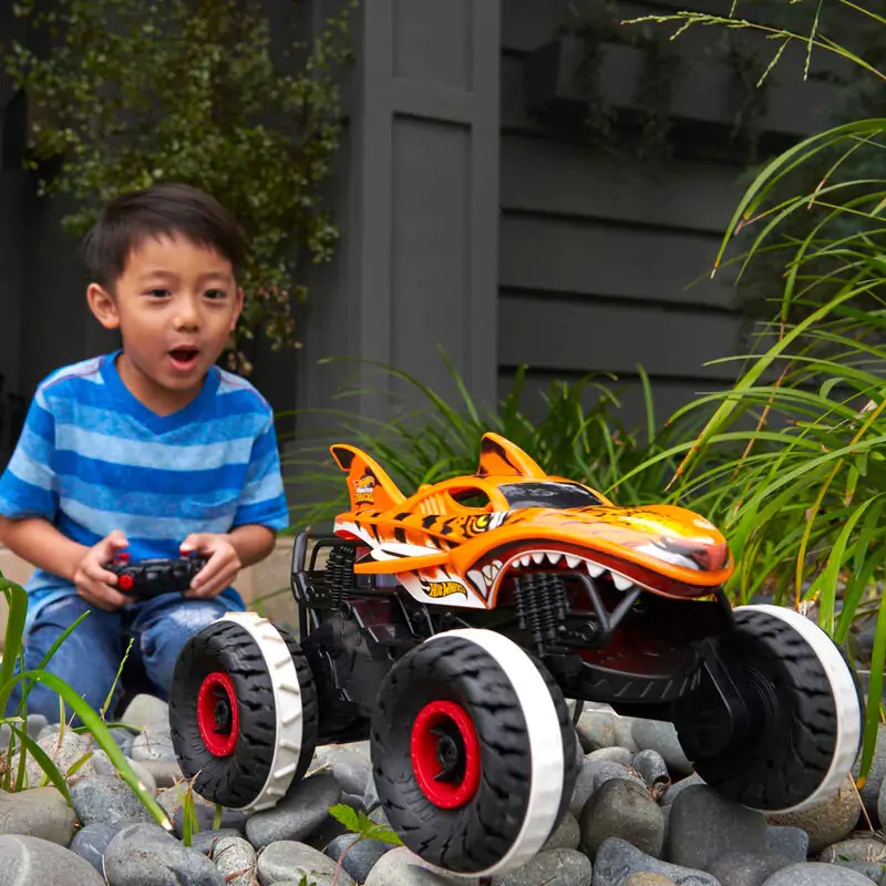 Hot Wheels Monster Trucks Unstoppable Tiger Shark Produktfoto